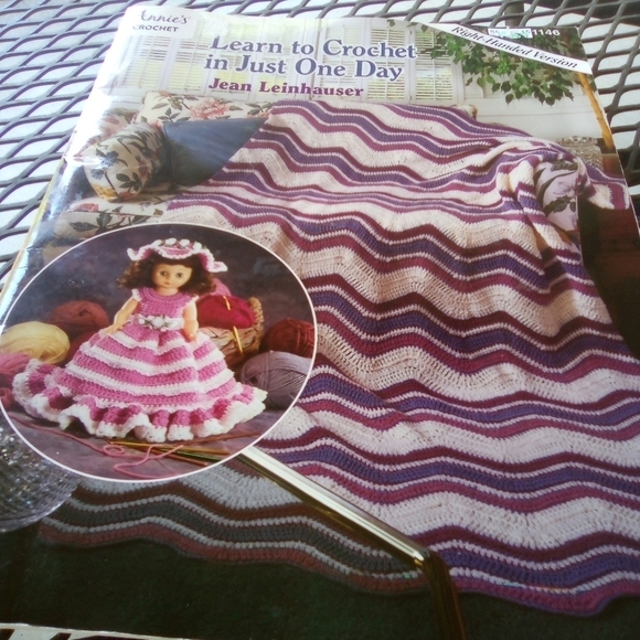 Learn to Crochet is Just One Day by Jean Leinhauser Crocheting Afghans - Picture 1 of 9